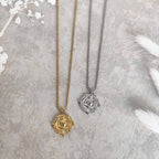 Colliers pendentif en acier inoxydable martelés style ethnique doré ou argenté en forme de rond et chaîne  à petites billes