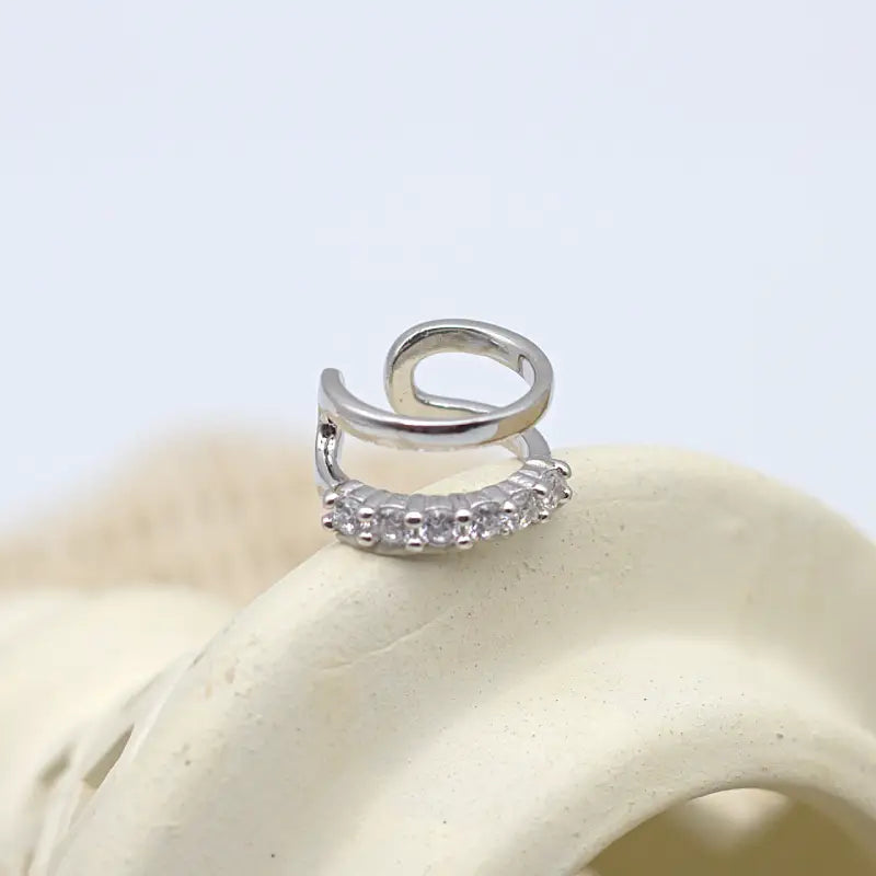 Bague d'oreilles  en argent sertie de Zircons