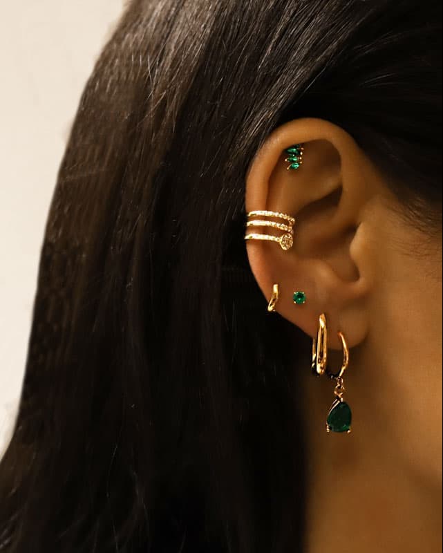 Petites boucles dorées en acier inoxydable avec pendentif goutte d'eau en Zircon colorés vert 