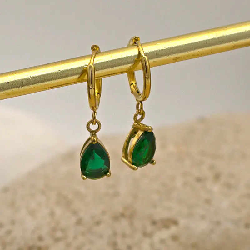 Petites boucles dorées en acier inoxydable avec pendentif goutte d'eau en Zircon colorés vert 