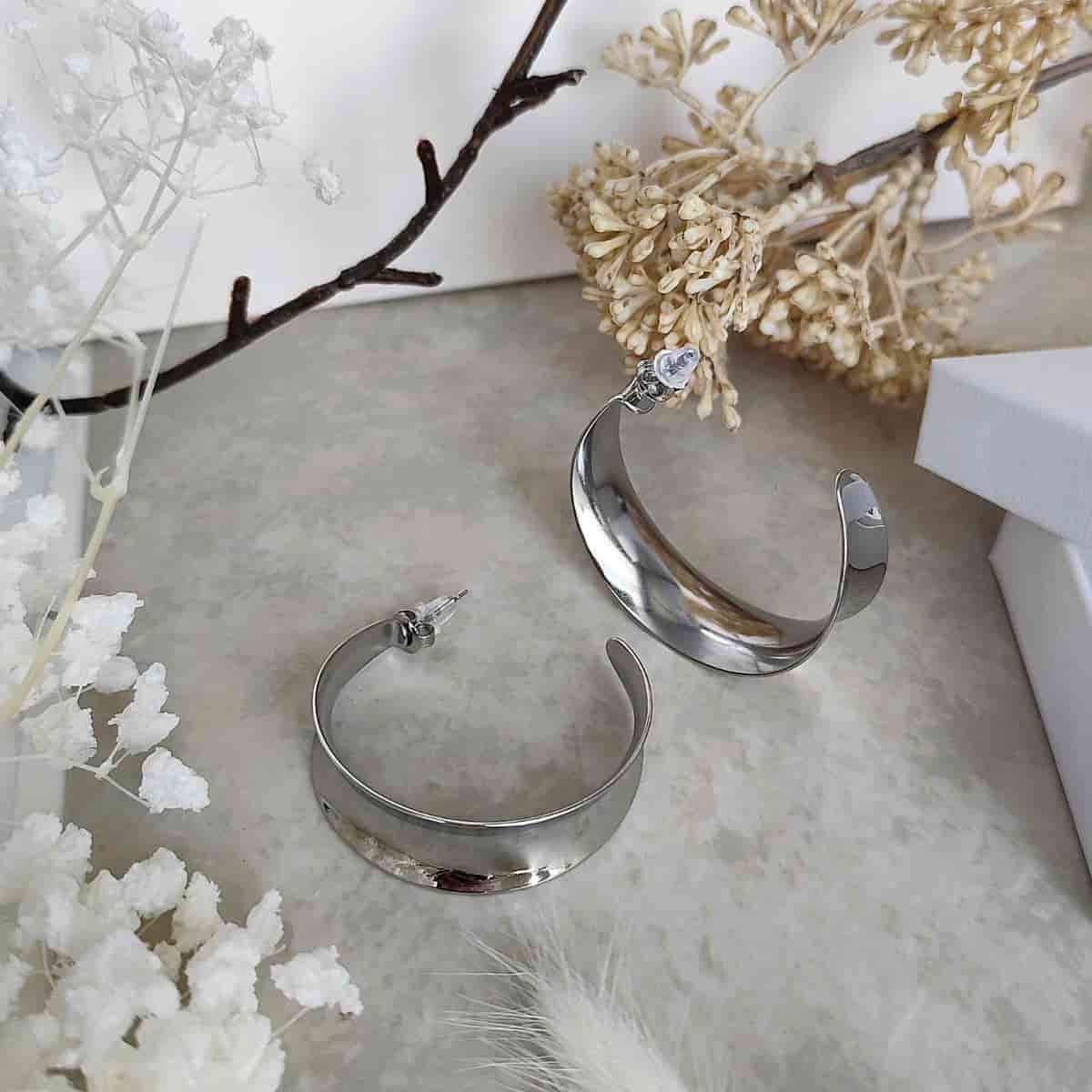  créoles en acier inoxydable larges argentées de forme concave 