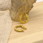 Boucles d'oreilles créoles martelées forme hexagone dorées en acier inoxydable