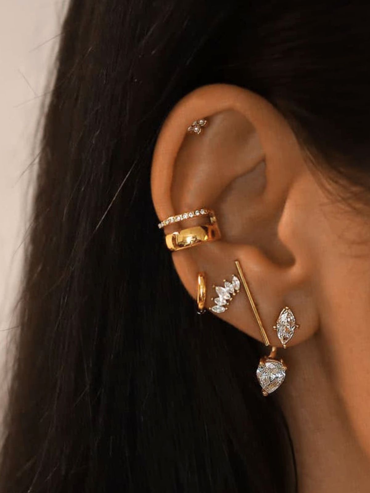 earcuff en acier inoxydable a 2 anneaux dont un serti de zircon