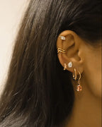 Puces d'oreilles amandes serties d'un Zircon acier